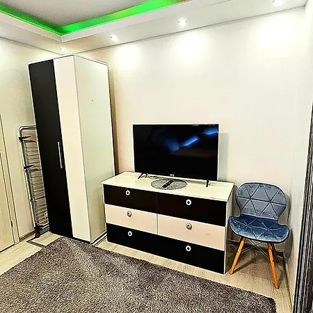 Luxury Paul Apartment Green, Private & Accessible-2