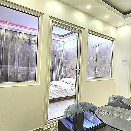 Luxury Paul Apartment Green, Private & Accessible-3
